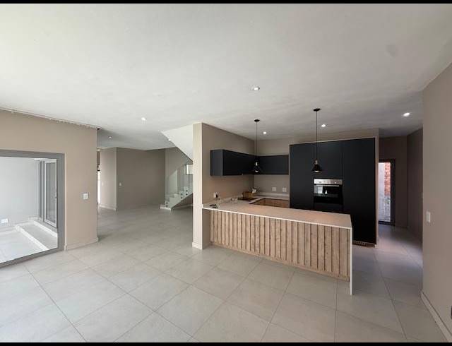 3 BEDROOM HOUSE FOR SALE IN BRYANSTON
